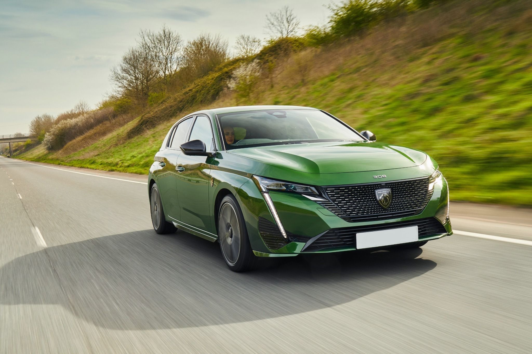 green peugeot 308