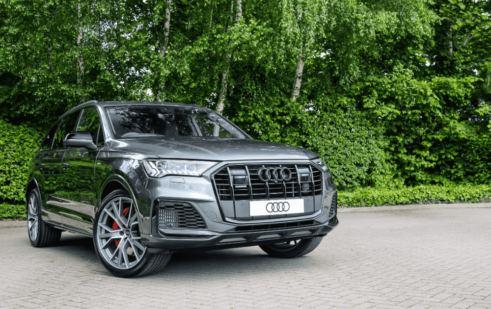 Grey Audi Q7