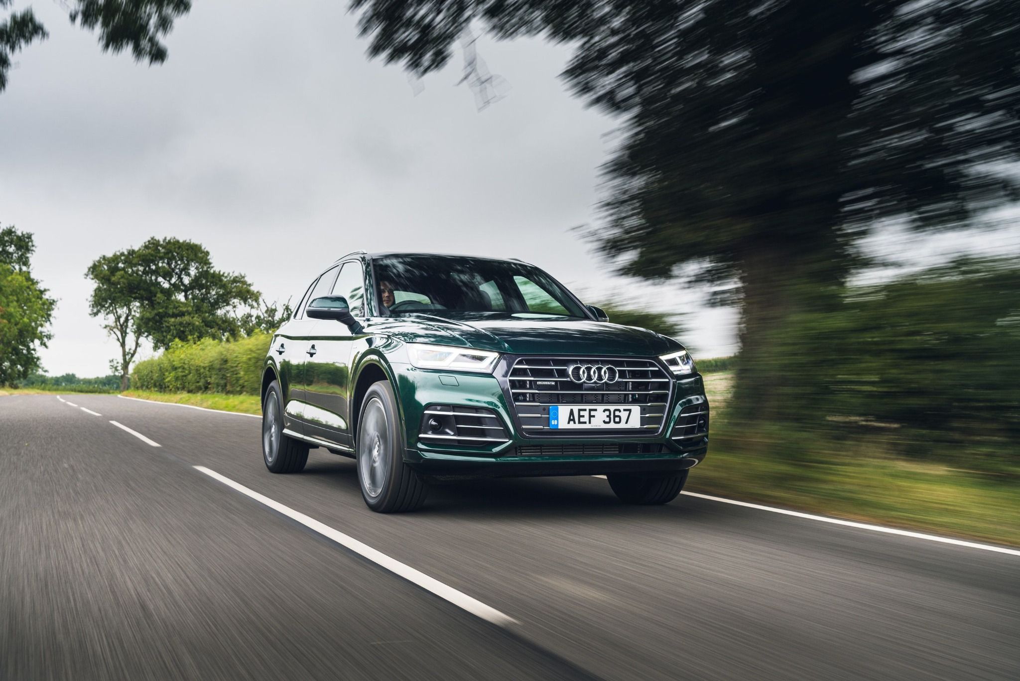 Audi Q5 TFSI E Driving .