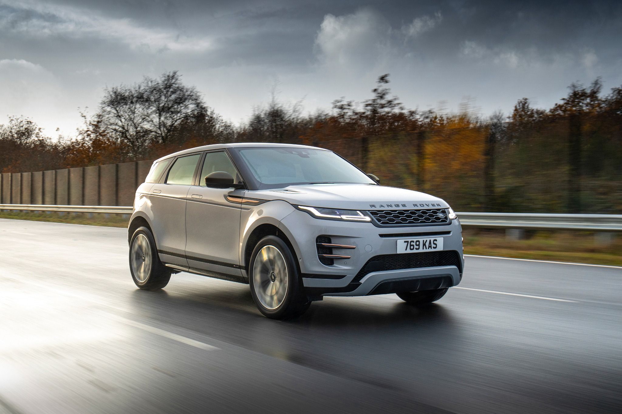 Front view of Range Rover Evoque PHEV