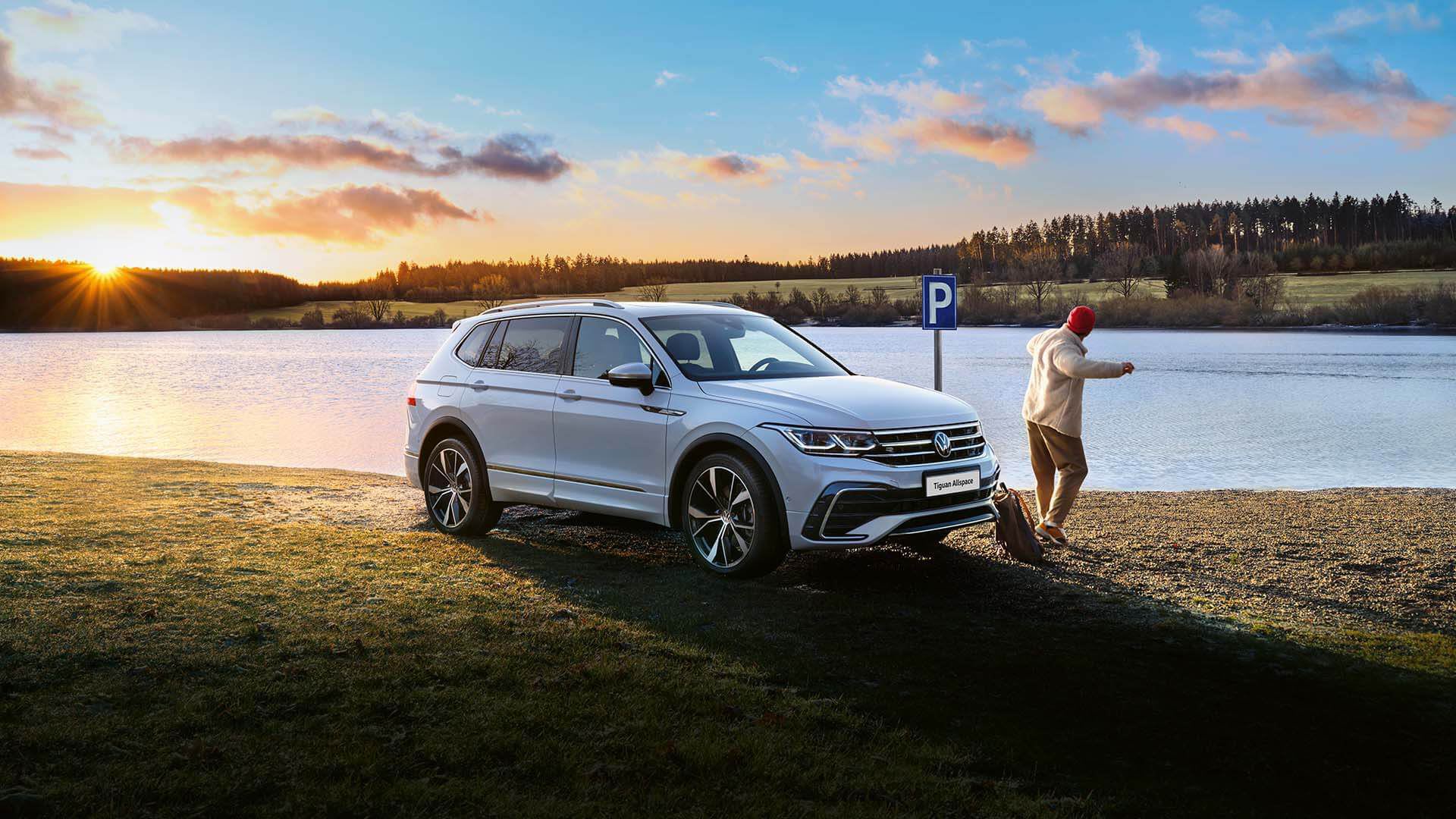 tiguan allspace parked by lake